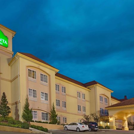Отель La Quinta By Wyndham Виксбург Экстерьер фото