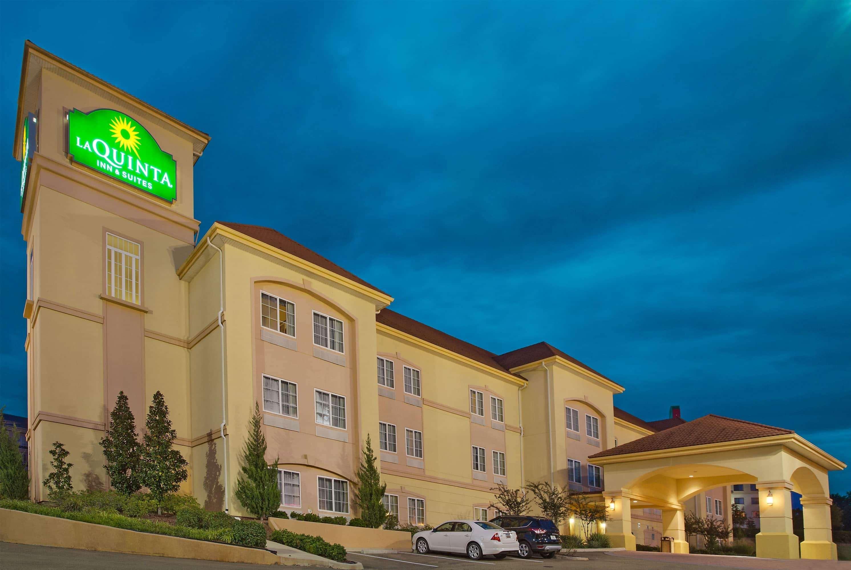 Отель La Quinta By Wyndham Виксбург Экстерьер фото
